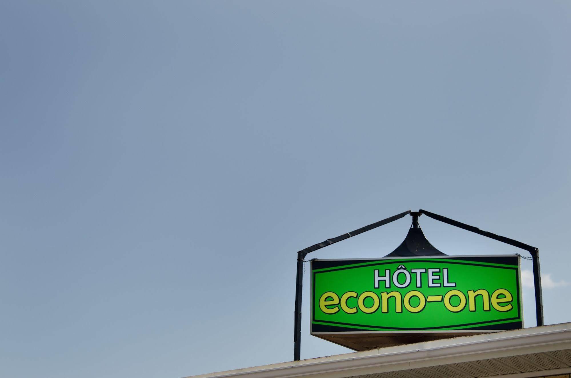 Hôtel Écono-One Amos Esterno foto